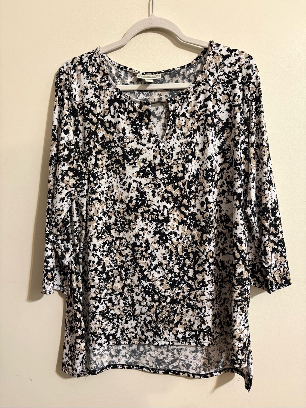 Dana Buchman Blouse women’s XL 3/4 Sleeve metal Keyhole Tunic white black beige